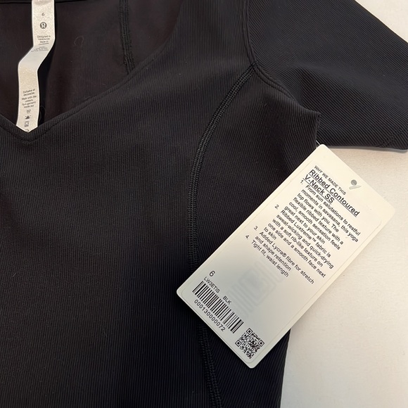 NWT Lululemon Ribbed Contoured V-Neck Yoga Short Sleeve Shirt - Picture 2 of 4